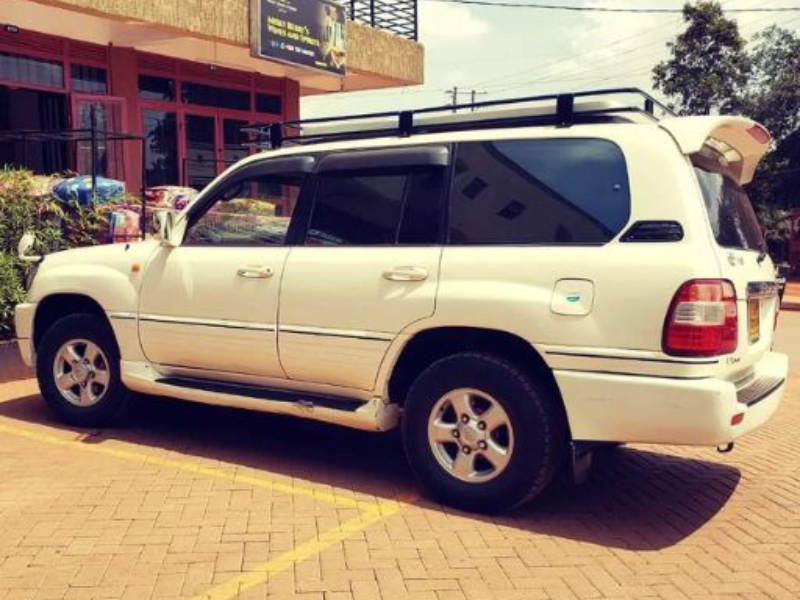 Self Drive in Uganda with a Land Cruiser V8